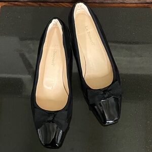 Classic Elegant Patent leather & suede Shoes LK Bennett London 39